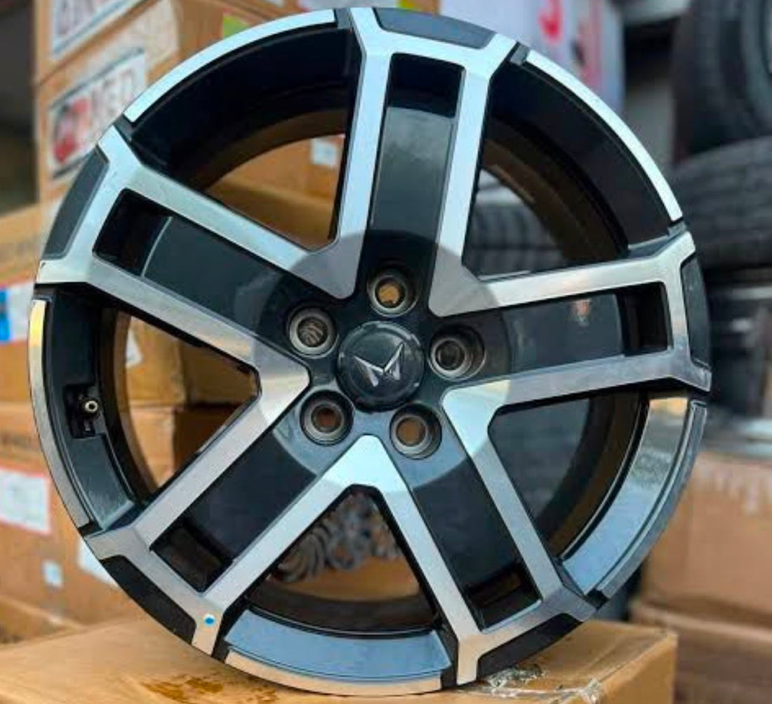 Mahindra Thar ROXX OEM Alloy Wheel 18 Inch (Machined Black)