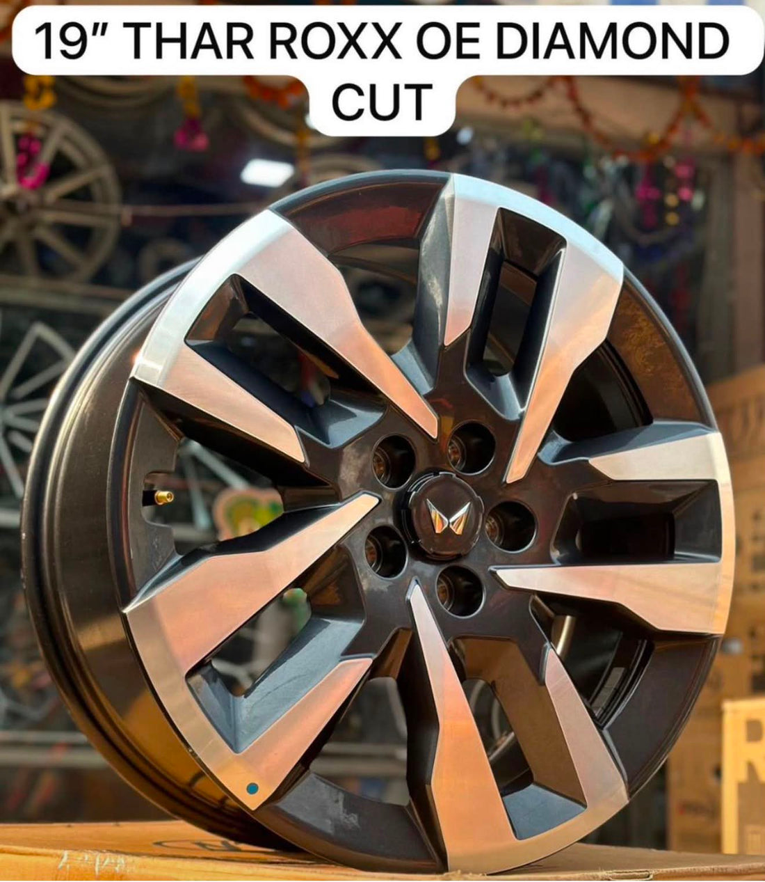 Mahindra Thar ROXX OEM Alloy Wheel 19 Inch (Diamond Cut)