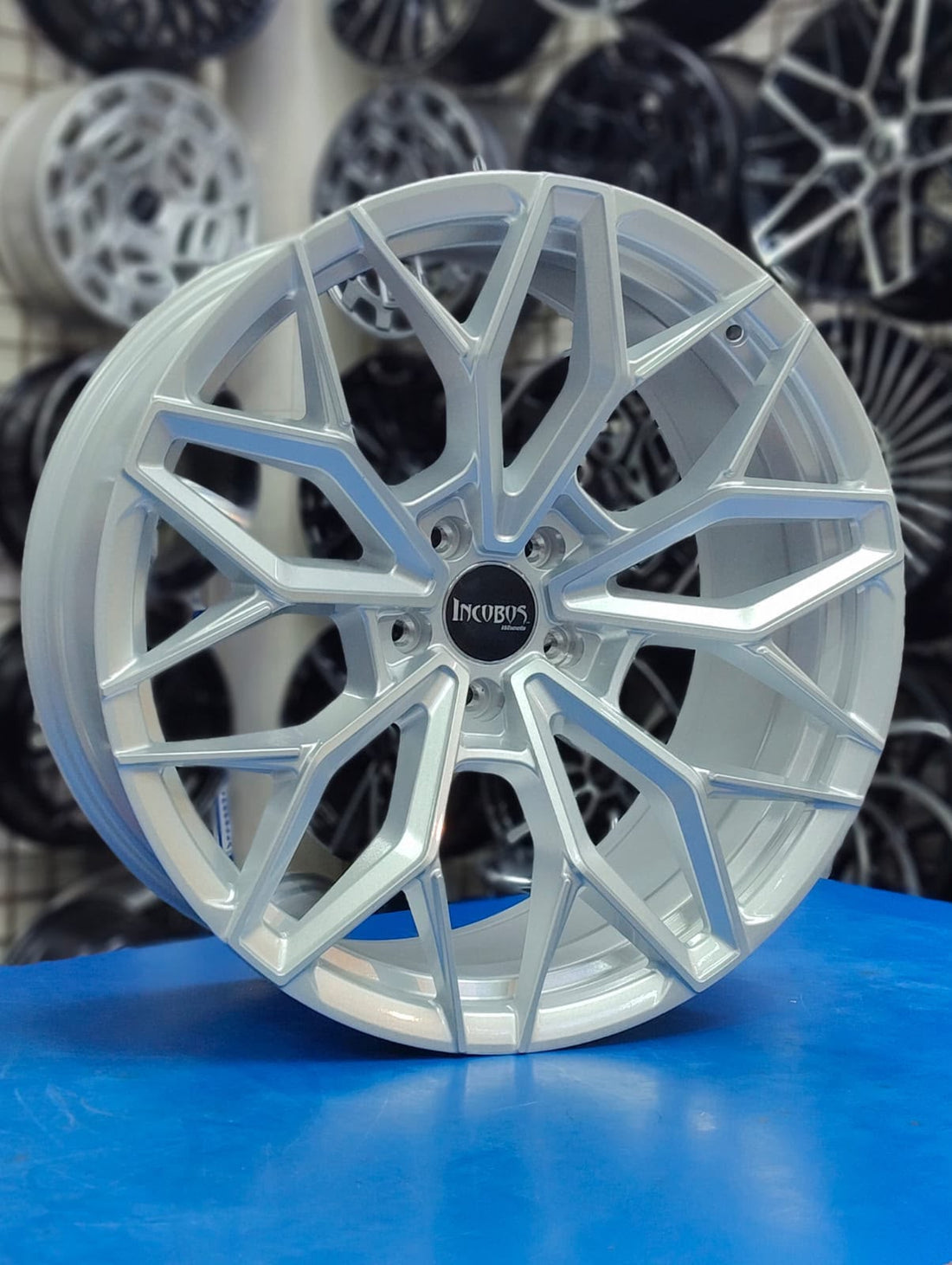 Incubus Alloy Wheels Gloss White 18x114.3